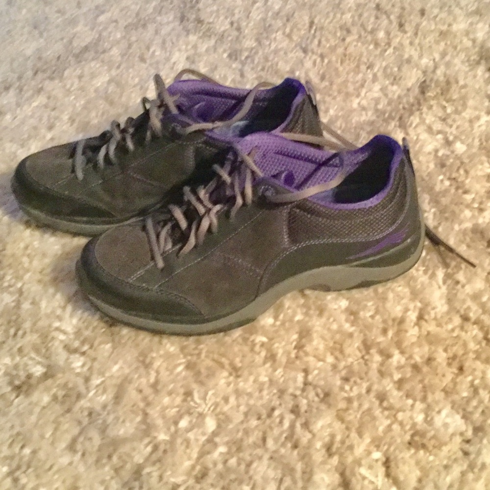 Dansko sneakers - size 40 - excellent condition!